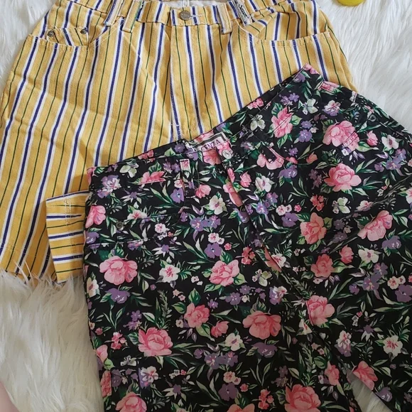 Vintage High Waisted Sasson Yellow Striped Jorts - Picture 6 of 6